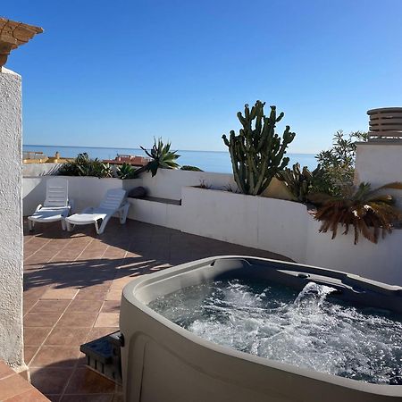 Penthouse With Private Roof Terrace And Jacuzzi Lägenhet Fuengirola Exteriör bild
